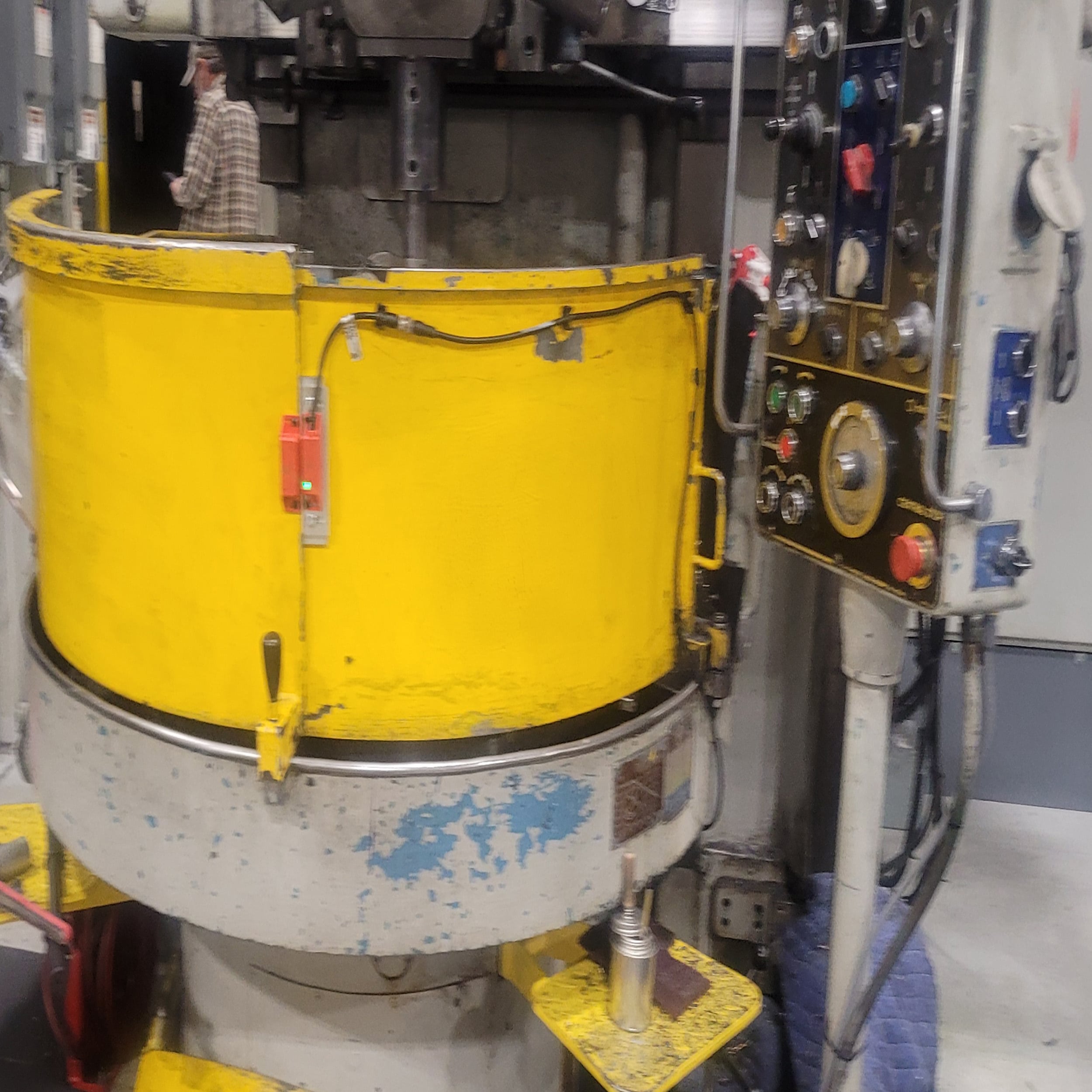 cnc-machining-center-safety-switch-retrofit-min.jpg?Revision=DpF&Timestamp=NdNZc8