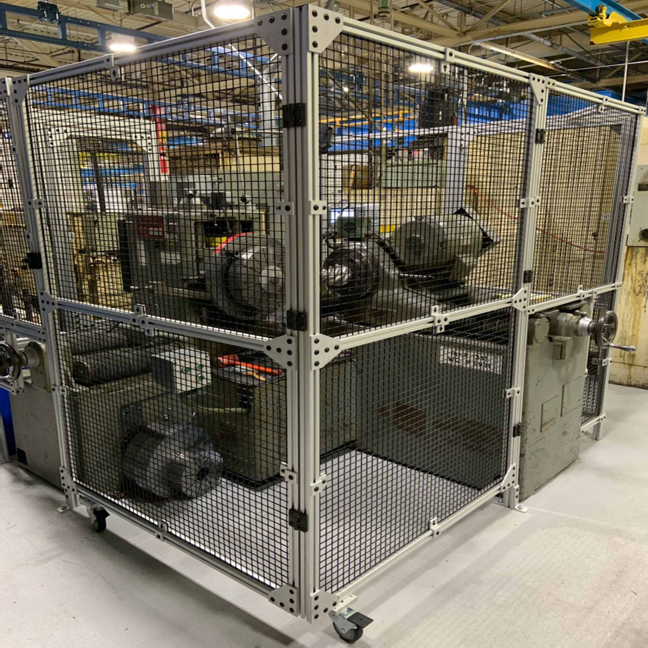 Dual head gear hobber perimeter cage