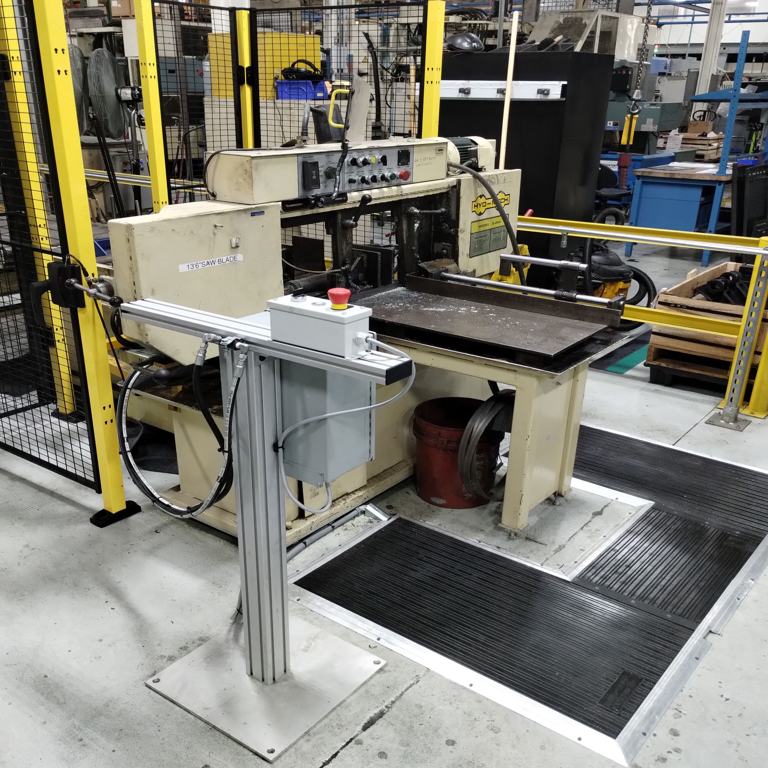 horizontal-bandsaw-machine-safety-cell-min.jpg?Revision=wpF&Timestamp=T6KZc8