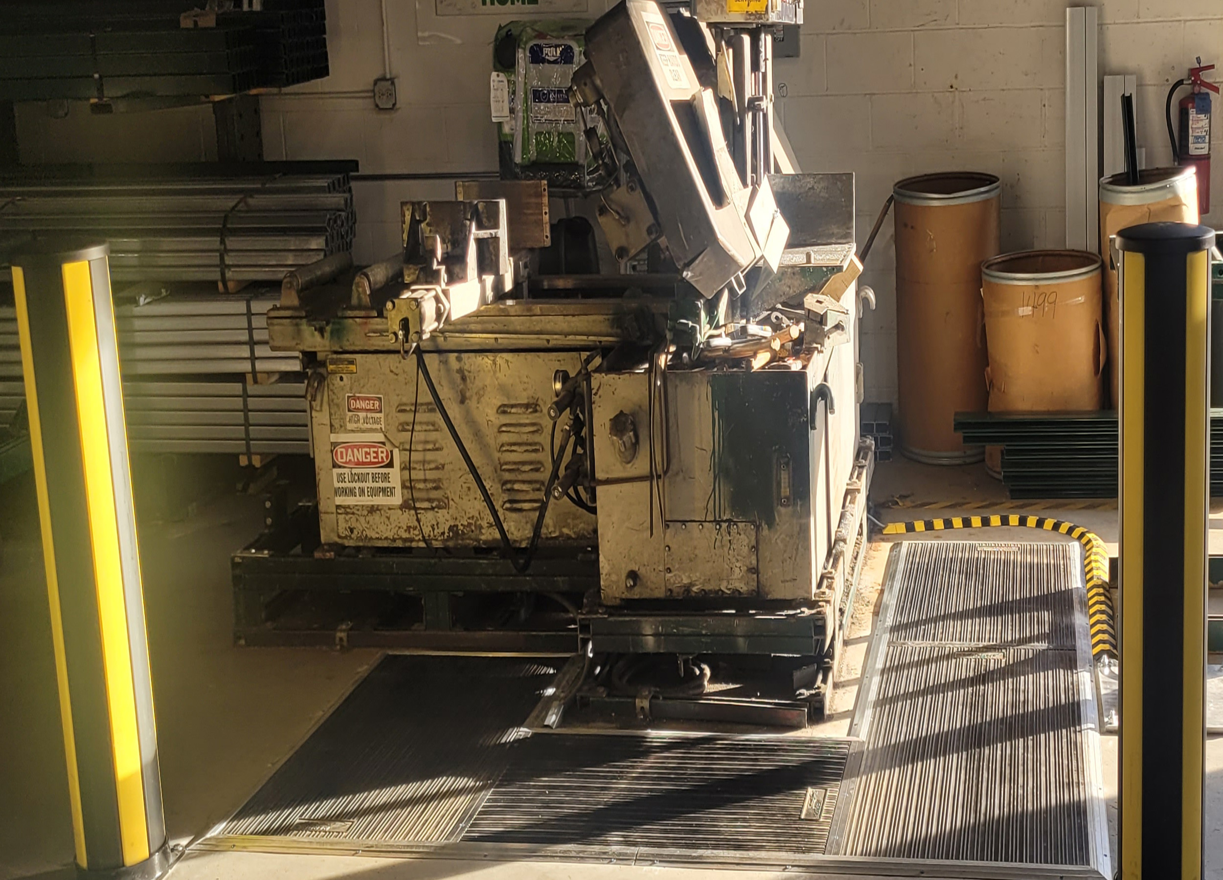 Horizontal Bandsaw with Safety Mat