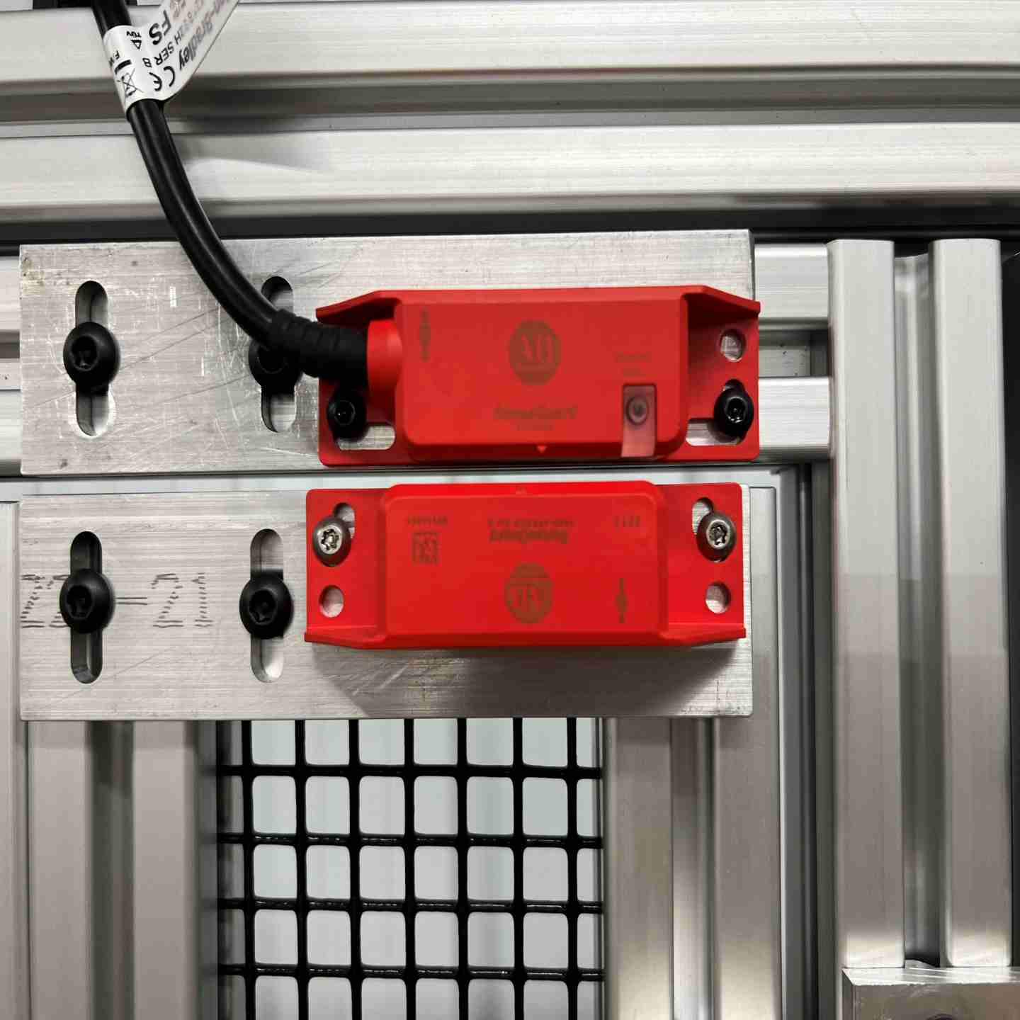 RFID safety switches (non-locking) Image 1