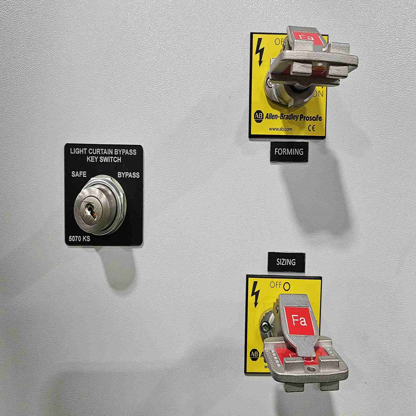 Trapped-Key Interlock Safety Switches Image 1